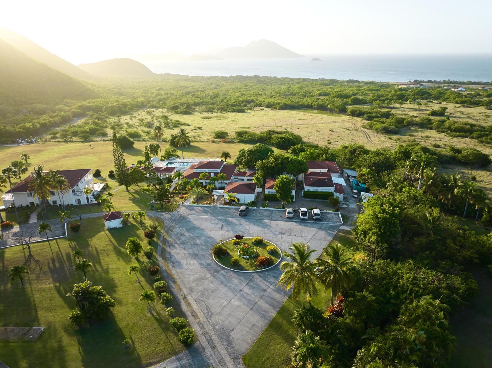 Mount Nevis Hotel ภายนอก รูปภาพ